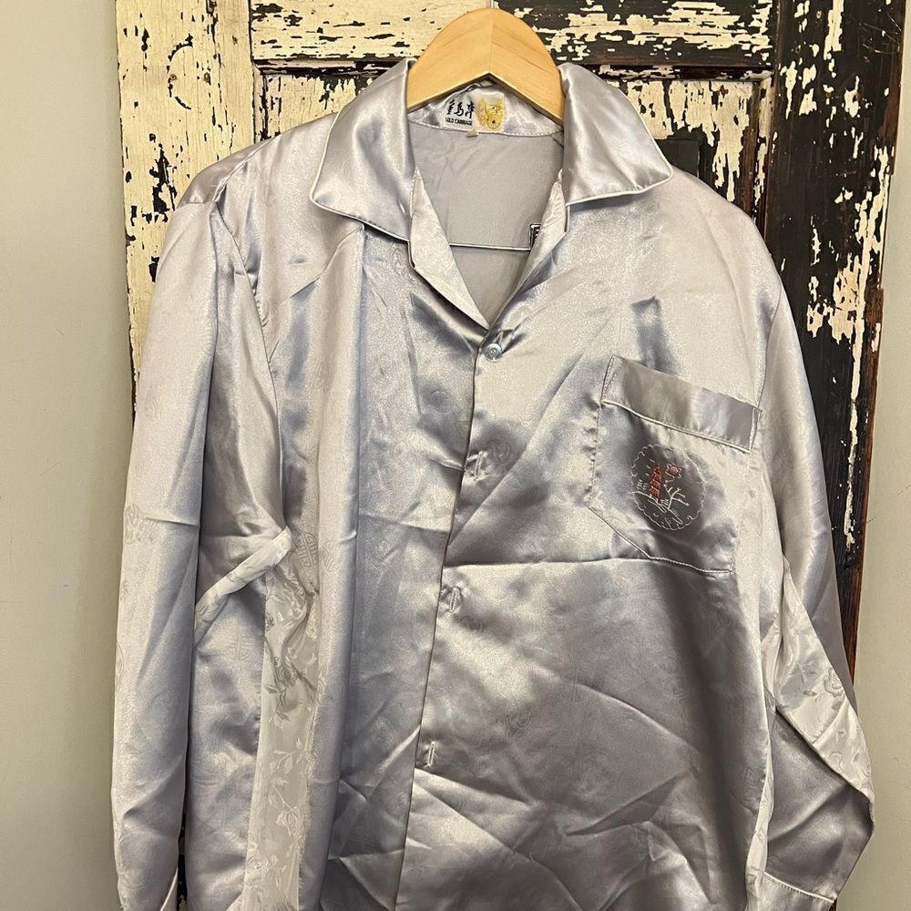 Vintage women’s Golden Carriage sleep shirt. Size XL